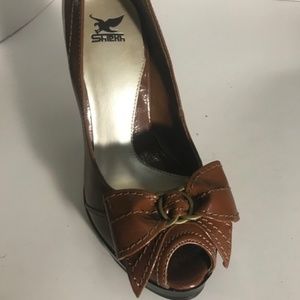 Brown Leather Heels with Bow, 4.5 inch heel, Size 5.5